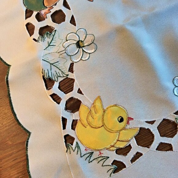 Vintage Easter Bunny & Chick Cutwork Table Topper Doily Square Embroidered 32x32 - Picture 3 of 3